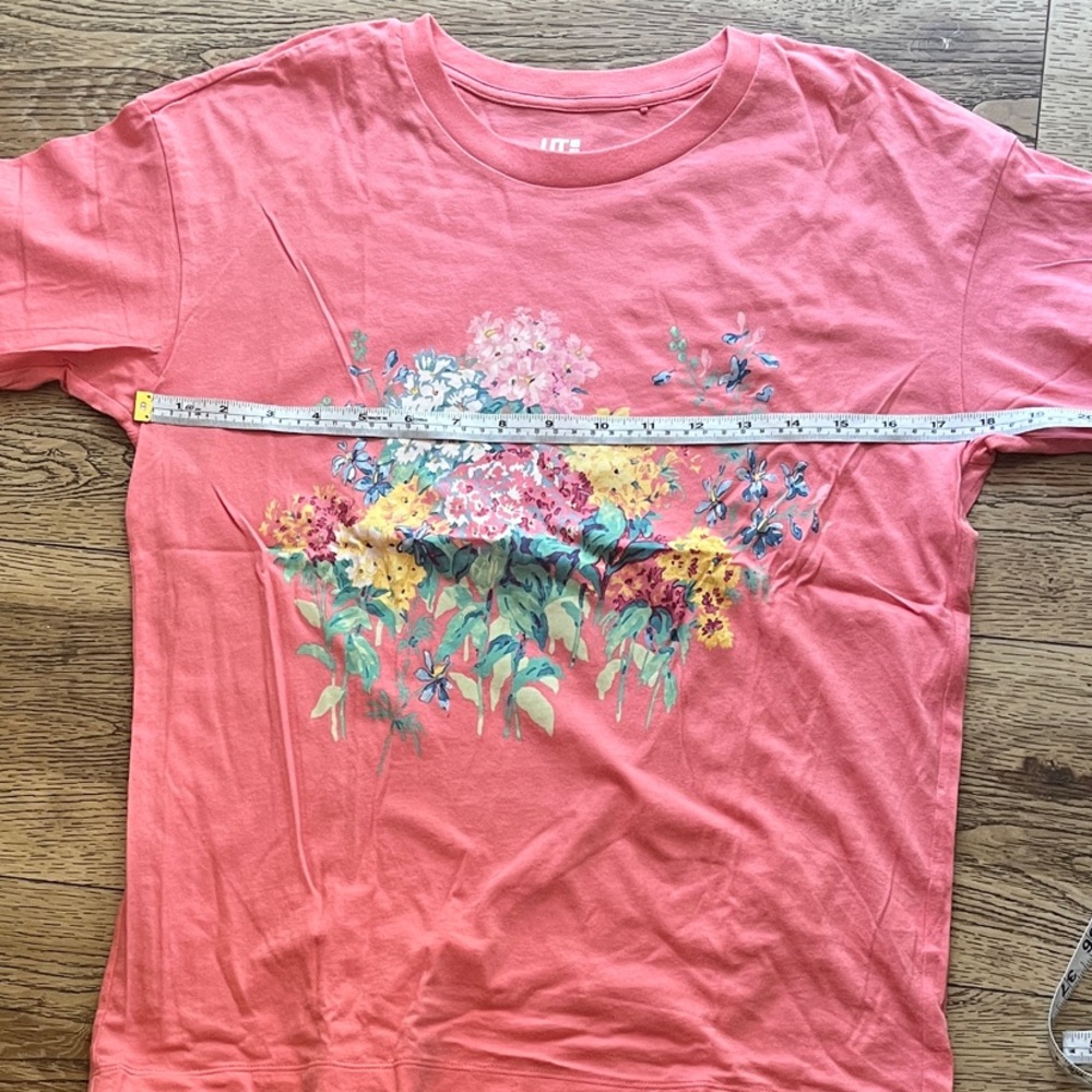 Uniqlo Coral Floral Short Sleeve Tee